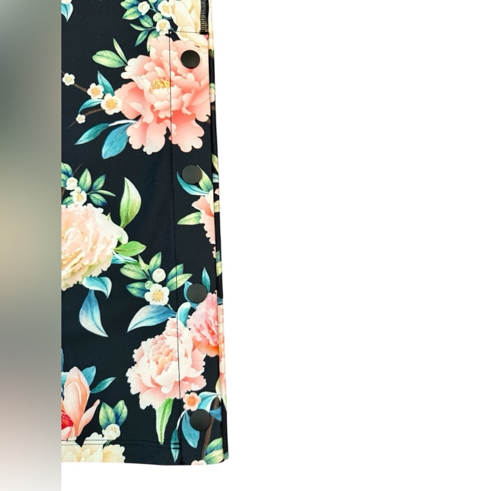 Johnny Was Black Floral Leggings - Picture 6 of 13